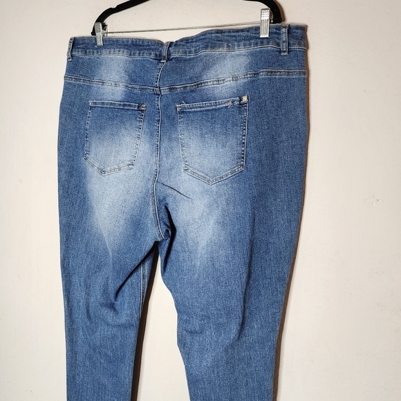 Gemma Rae stretch highrise distressed jeans.  Women's plus size 24W - Picture 12 of 16